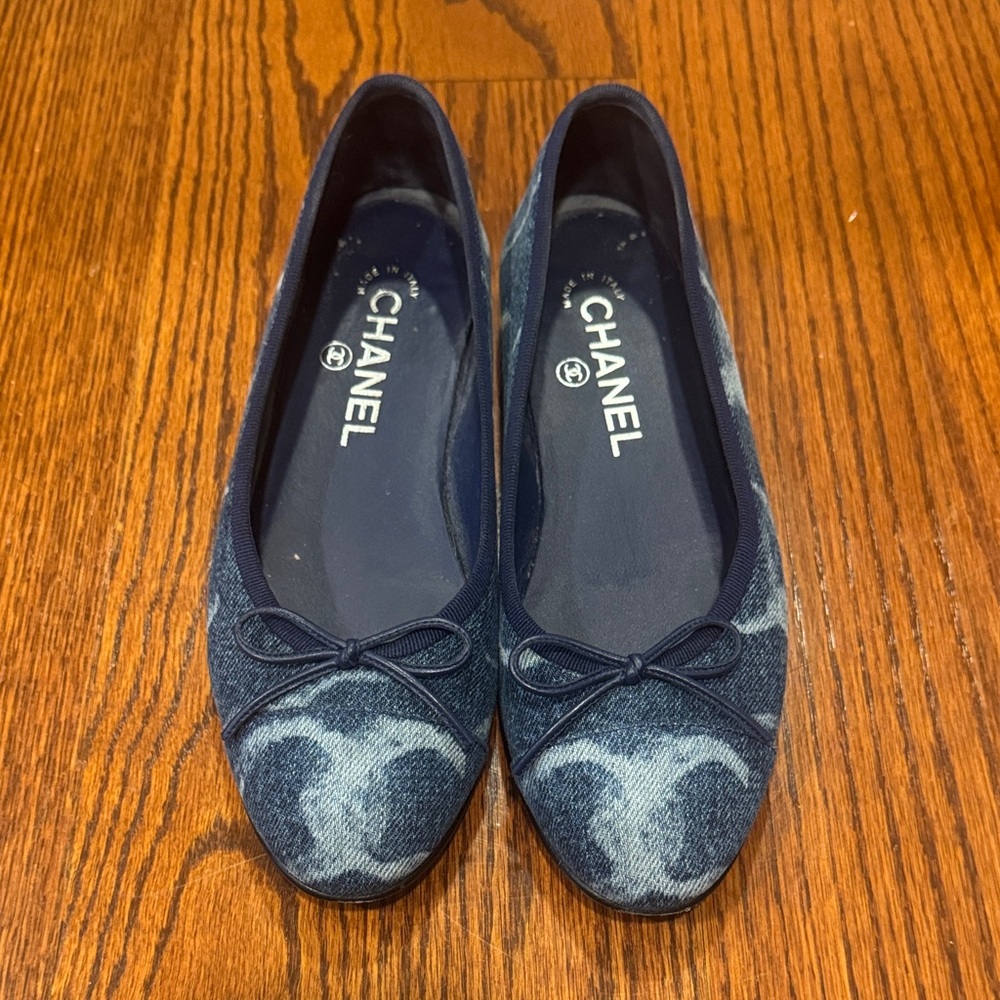 Chanel denim CC ballet flats